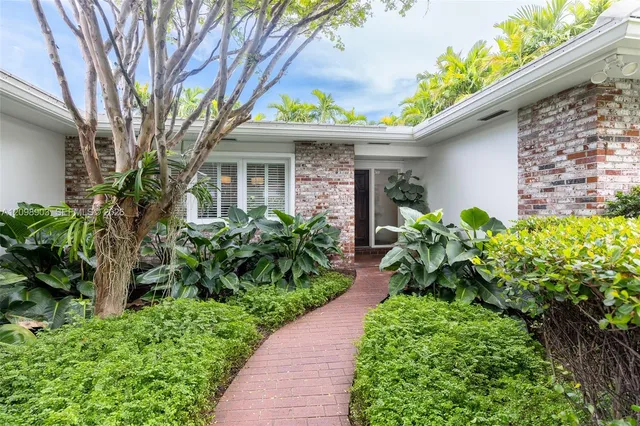 3-bedroom rental at 6915 Barquera Street #0, Coral Gables