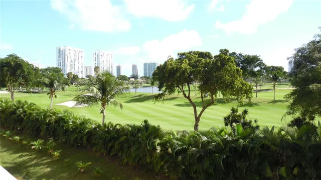 2-bedroom rental at 20379 W Country Club Drive #132, Aventura