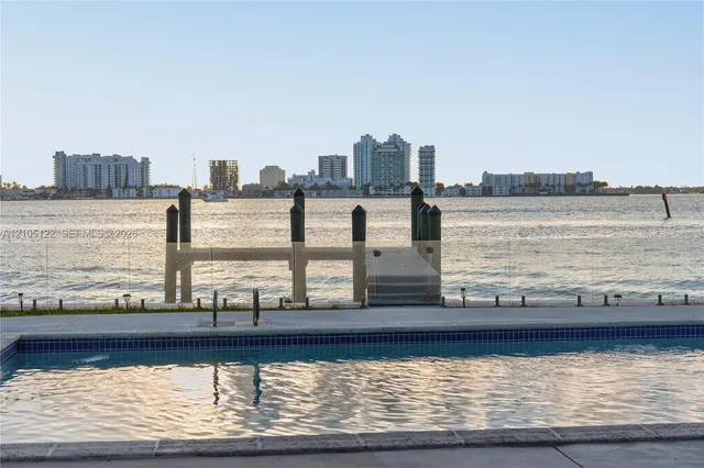 4-bedroom rental at 1101 S Shore Drive #1, Miami Beach