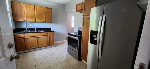 1-bedroom rental at 306 Hawthorne Drive #3, Lake Park