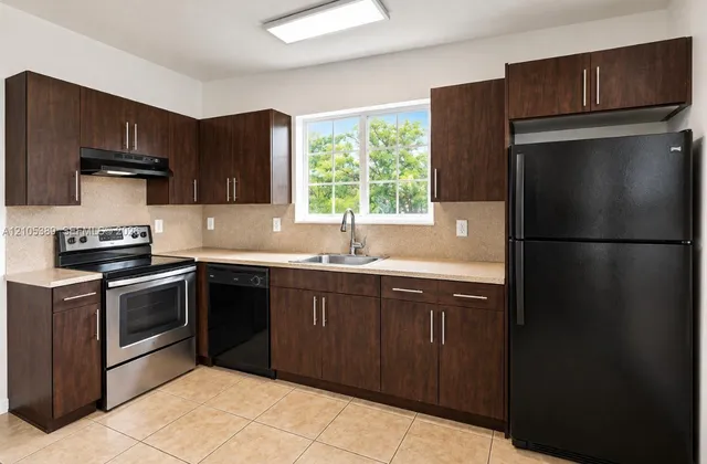 2-bedroom rental at 13 S Royal Poinciana Boulevard #20, Miami Springs