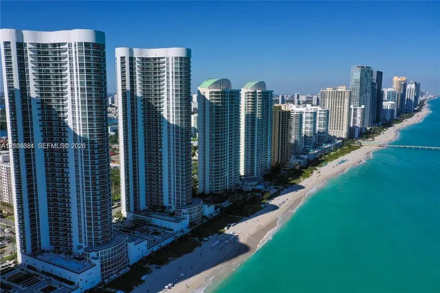 3-bedroom rental at 16001 Collins Avenue #2803, Sunny Isles Beach