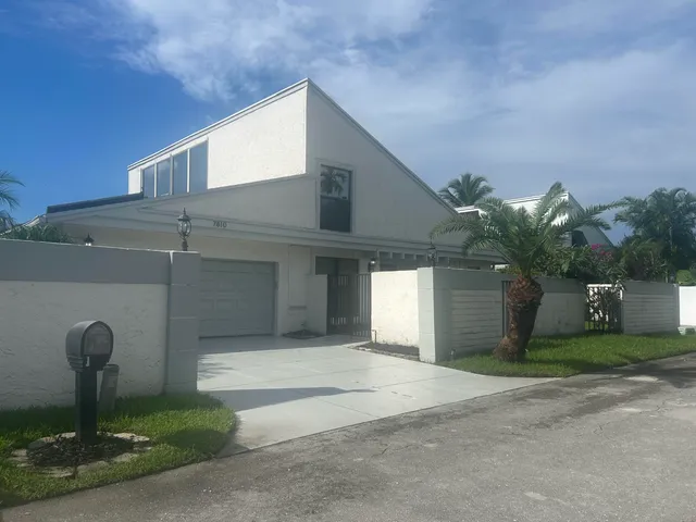 4-bedroom home at 7810 NW 4TH Street, Plantation