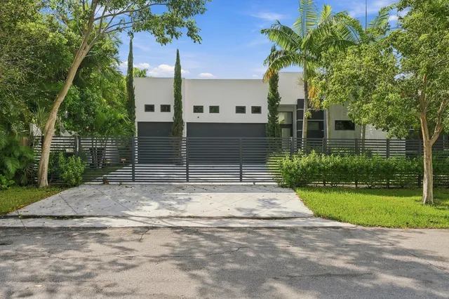 3-bedroom home at 114 NE 16TH Place, Fort Lauderdale