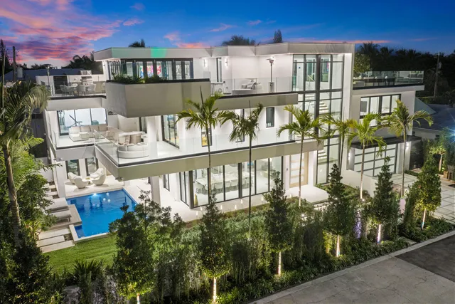 6-bedroom home at 237 Elwa Place, West Palm Beach