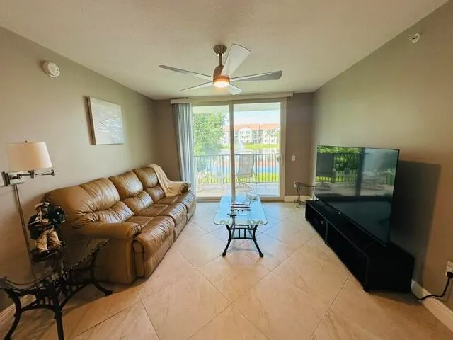 2-bedroom rental at 902 Villa Circle, Boynton Beach
