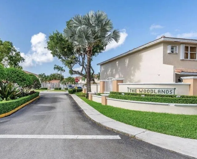 3-bedroom rental at 138xx SW 64th Street, Miami