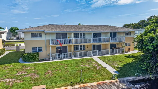 2-bedroom rental at 405 SOUTHWIND Drive #3, North Palm Beach