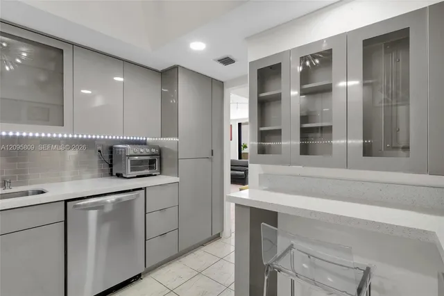 2-bedroom home at 1623 Collins Avenue #812, Miami Beach