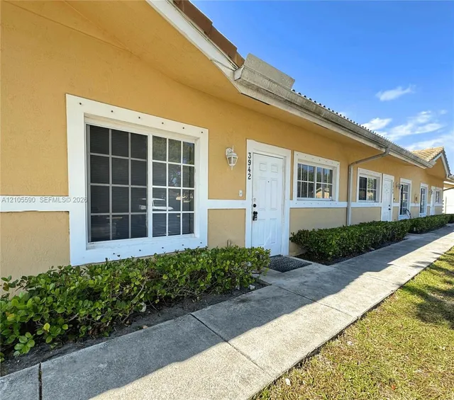 2-bedroom home at 3942 SW 48th Avenue, Pembroke Park