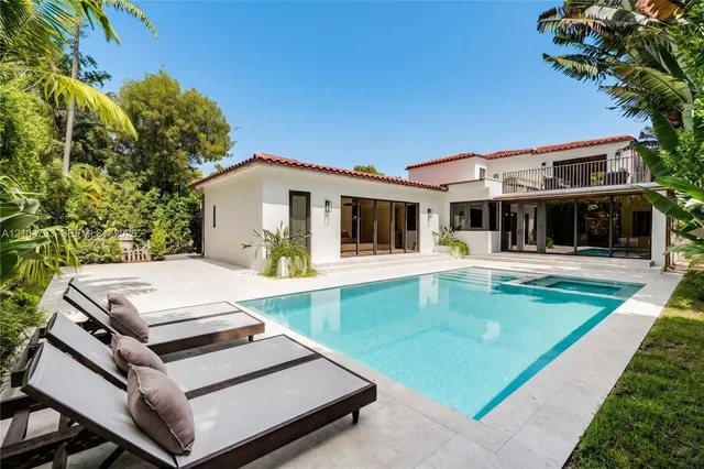 6-bedroom home at 3426 Prairie Avenue, Miami Beach