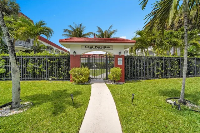 1-bedroom home at 580 Egret Drive #111, Hallandale Beach