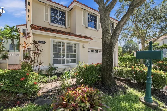 4-bedroom home at 967 Azure Lane, Weston