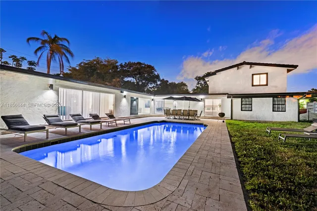 8-bedroom rental at 4322 Polk Street, Hollywood