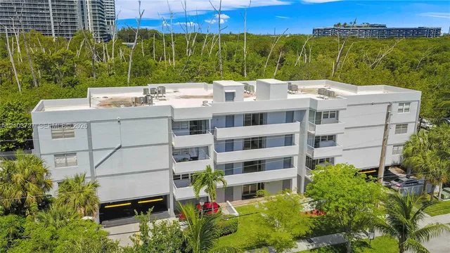 1-bedroom rental at 16518 NE 26th Avenue #405, North Miami Beach