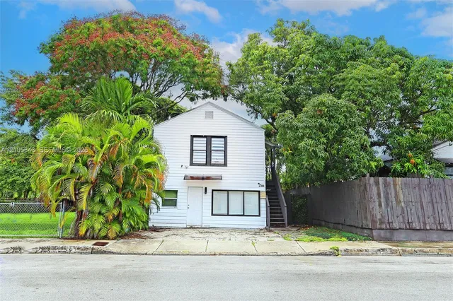 1-bedroom rental at 1111 SW 11th Street #B, Miami