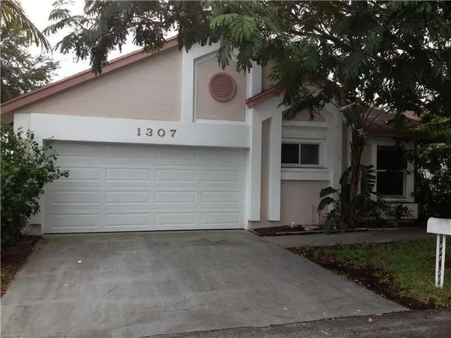 3-bedroom home at 1307 E Glen Oak Road, North Lauderdale