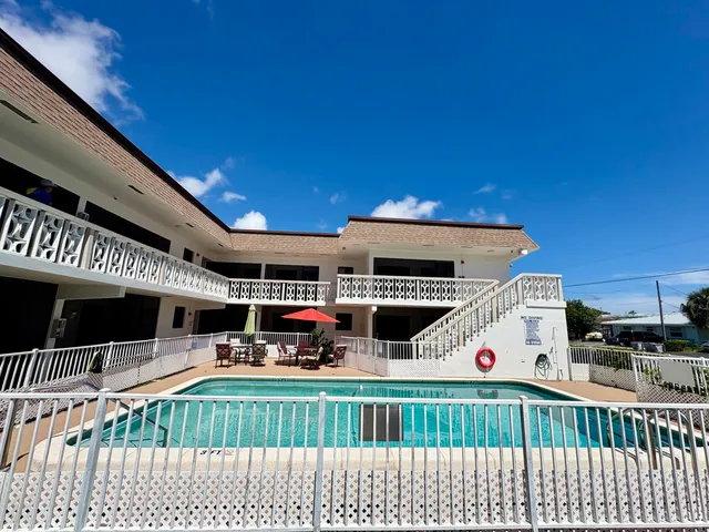 1-bedroom rental at 305 SE 9TH Avenue #15, Pompano Beach