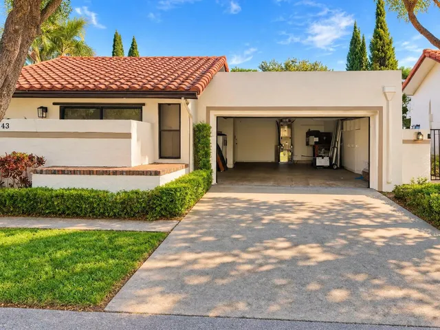 3-bedroom rental at 6945 PALMAR Court, Boca Raton