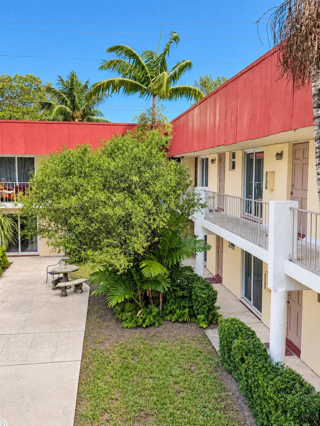 1-bedroom rental at 135 NE 1ST Avenue #5, Delray Beach