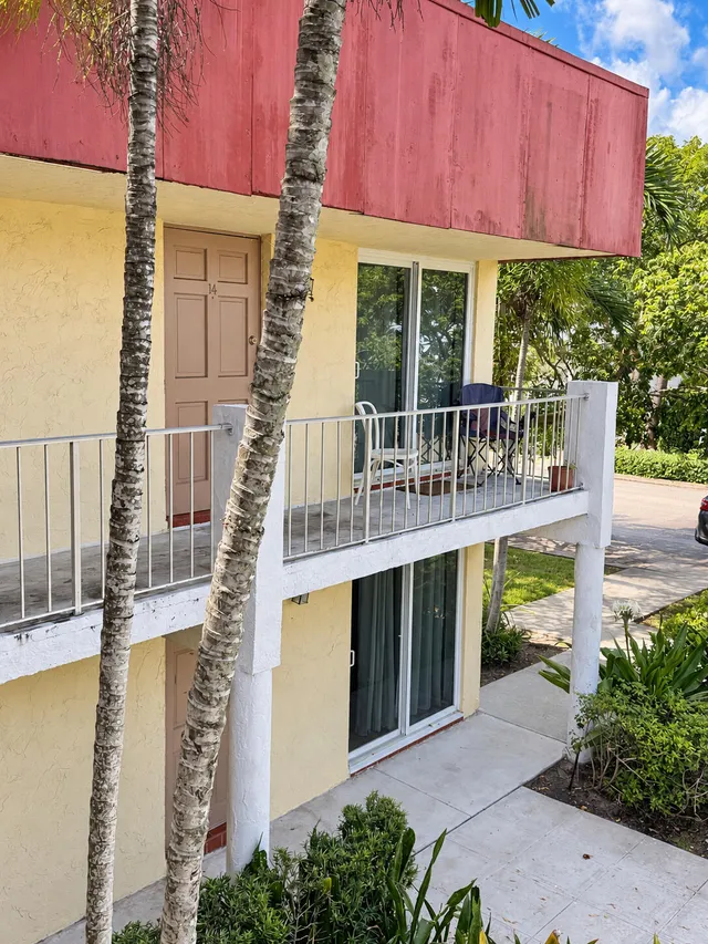 2-bedroom rental at 135 NE 1ST Avenue #7, Delray Beach