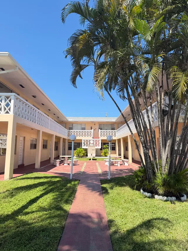 2-bedroom rental at 1643 WILEY Street #4, Hollywood