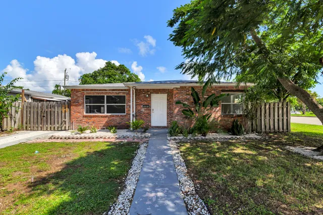 3-bedroom rental at 3910 Merrill Avenue, West Palm Beach