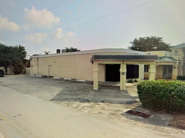 Commercial at 85 W HILLSBORO Boulevard, Deerfield Beach