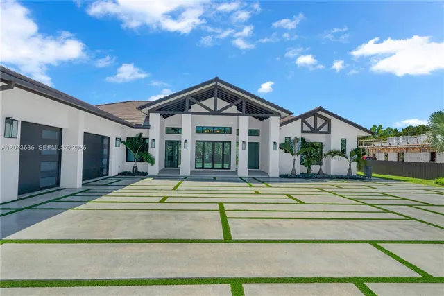 6-bedroom home at 17510 SW 48 Street, Southwest Ranches