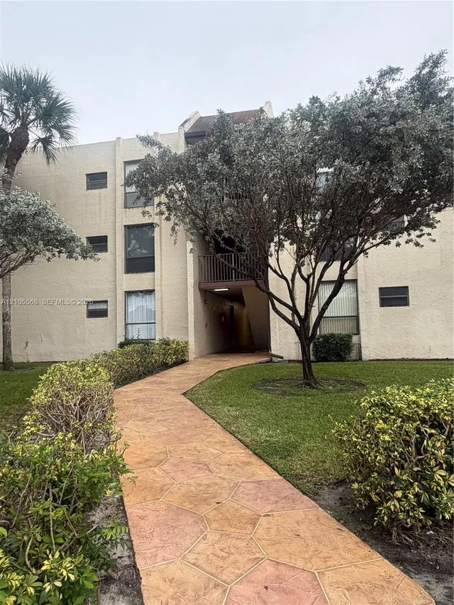 2-bedroom home at 8050 W Mcnab Road #121, Tamarac