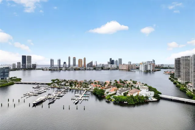 4-bedroom home at 7000 Island Boulevard #2409-2410, Aventura