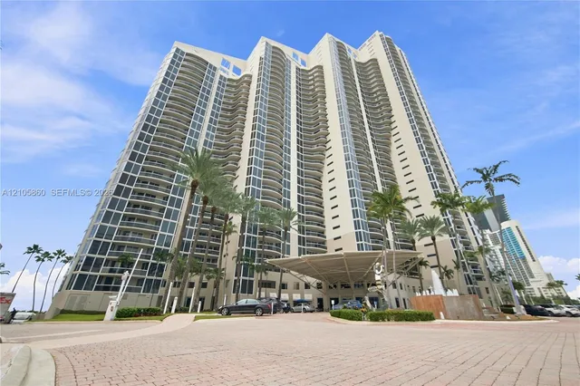 3-bedroom home at 17555 Collins Avenue #1903, Sunny Isles Beach