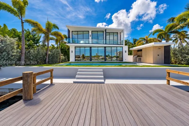5-bedroom home at 271 N Shore Drive, Miami Beach