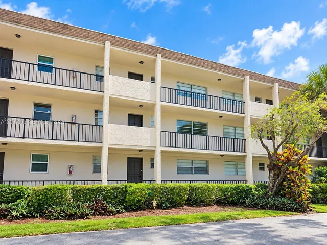 2-bedroom home at 485 N Pine Island Road #A202, Plantation