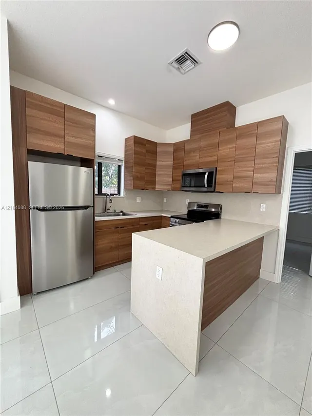 2-bedroom rental at 5737 Cleveland Street #1, Hollywood