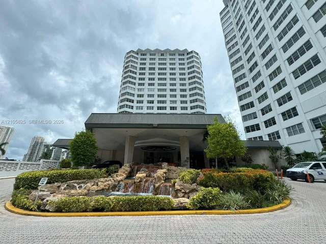 2-bedroom rental at 801 Brickell Bay Drive #864, Miami