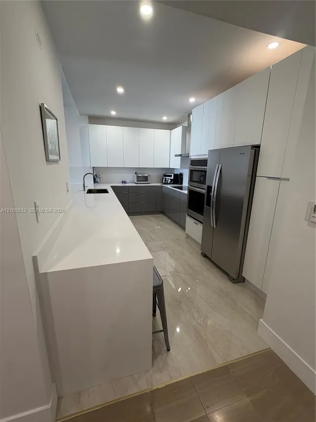 2-bedroom rental at 251 Crandon Boulevard #1025, Key Biscayne