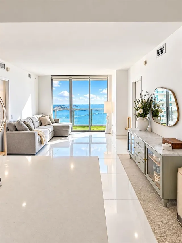 2-bedroom rental at 1300 Brickell Bay Drive #3405, Miami