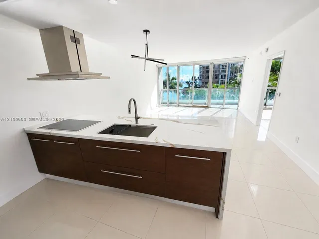 1-bedroom rental at 465 Brickell Avenue #417, Miami