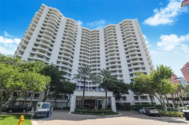 1-bedroom rental at 3300 NE 192nd Street #703, Aventura