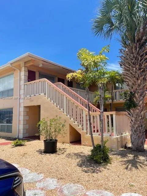 2-bedroom rental at 324 SE 10th Avenue #1-8, Pompano Beach
