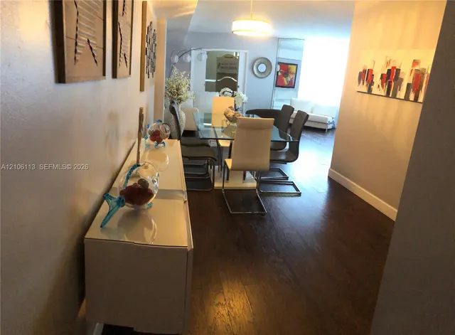 2-bedroom rental at 905 Brickell Bay Drive #327, Miami