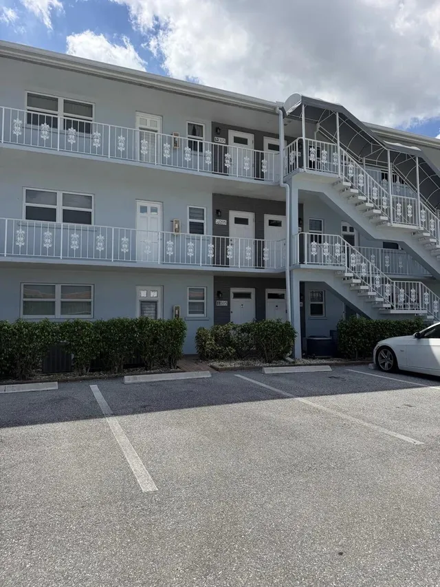 2-bedroom home at 120 LEHANE Terrace #105, North Palm Beach