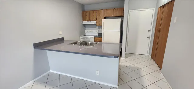 1-bedroom rental at 2501 Riverside Drive #513-A, Coral Springs