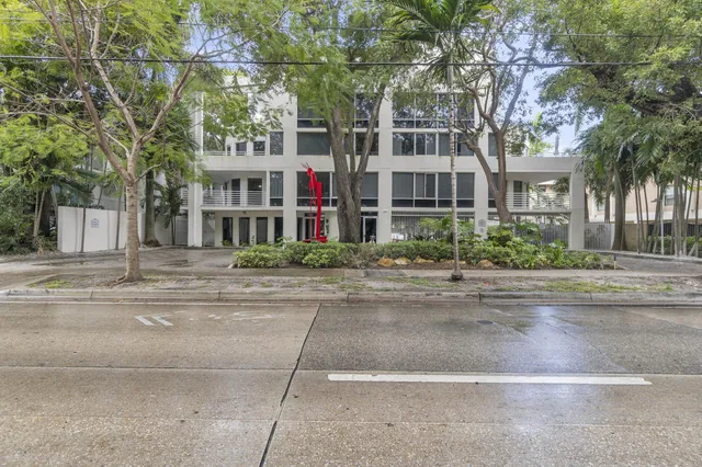 1-bedroom rental at 2100 BRICKELL Avenue #305, Miami