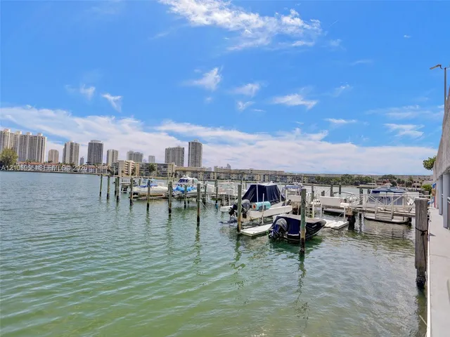 2-bedroom home at 18011 Biscayne Boulevard #1904, Aventura