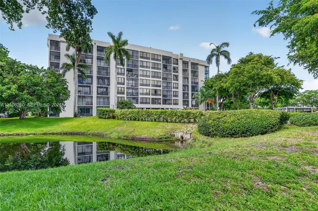 2-bedroom home at 5951 Wellesley Park Drive #508, Boca Raton