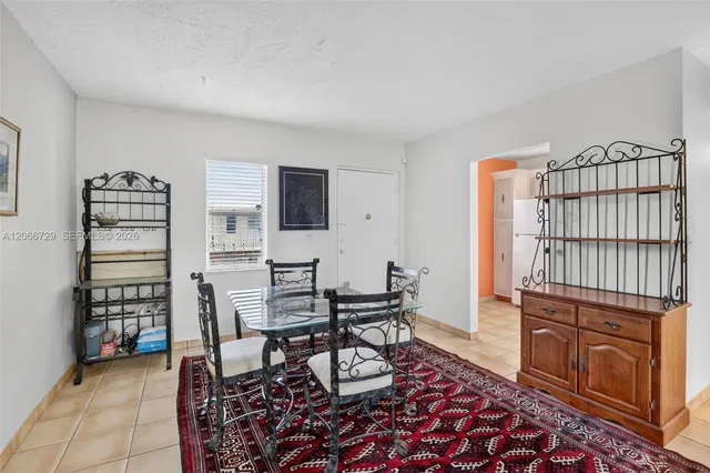 1-bedroom home at 2811 Somerset Drive #405, Lauderdale Lakes