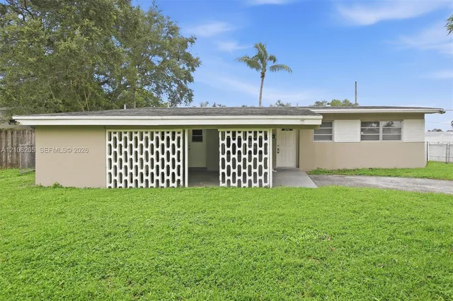 3-bedroom rental at 6941 SW 5th Street, Pembroke Pines
