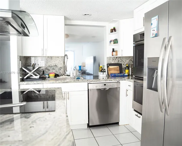 2-bedroom rental at 2410 NE 10th Street #123, Hallandale Beach